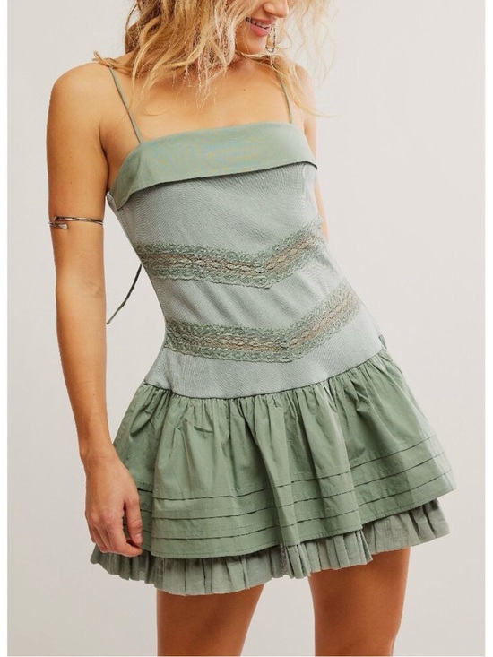 Free People Dresses & Skirts - Free People Bliss Beauty Mini Dress Lily Pad